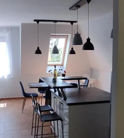 Ikon Apartment *