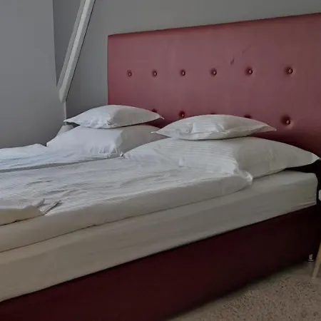 Ikon Apartment *